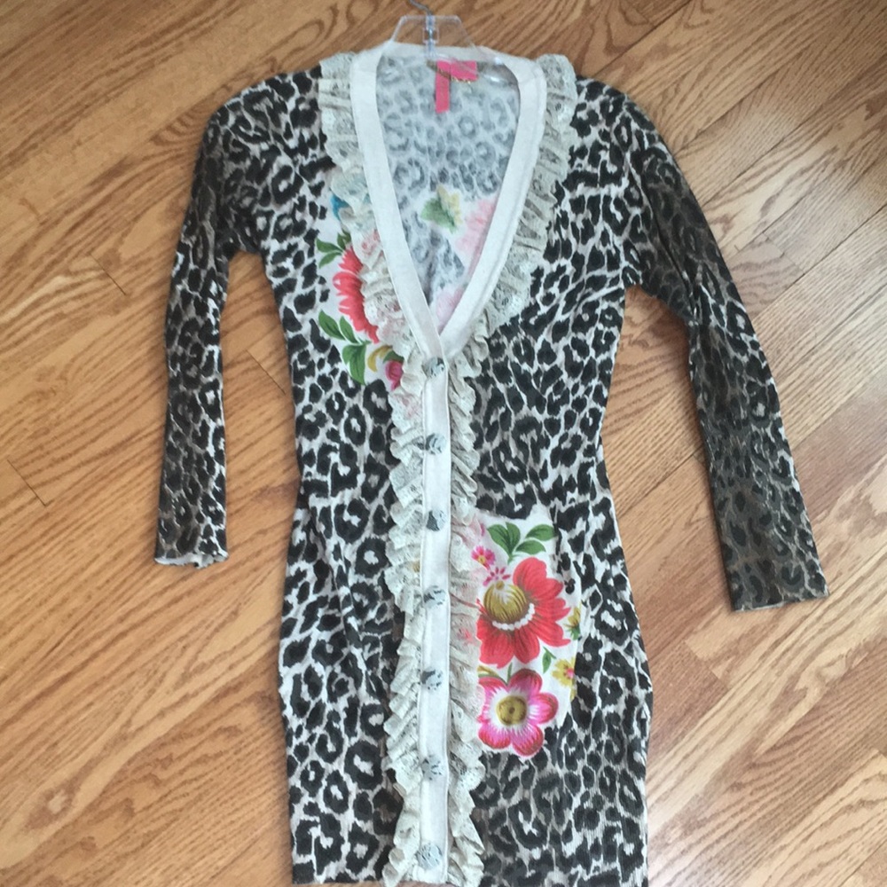 Unique sweater by Charlotte size small - Picture 1 of 6
